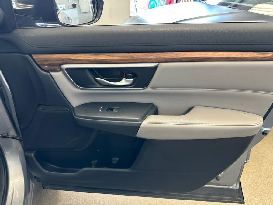 2017 Honda CR-V EX-L AWD w/Navi, available for sale in Inwood, New York | 5 Towns Drive. Inwood, New York 2017 Honda CR-V EX-L AWD w/Navi, available for sale in Inwood, New York | 5 Towns Drive. Inwood, New York