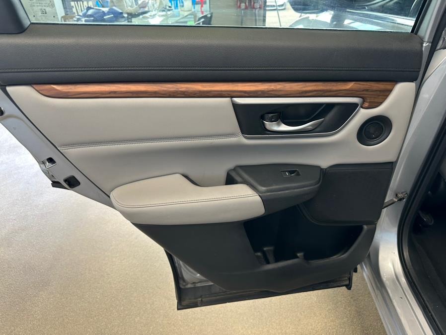 2017 Honda CR-V EX-L AWD w/Navi, available for sale in Inwood, New York | 5 Towns Drive. Inwood, New York 2017 Honda CR-V EX-L AWD w/Navi, available for sale in Inwood, New York | 5 Towns Drive. Inwood, New York