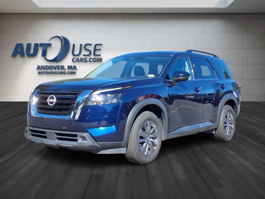 2024 Nissan Pathfinder SV's photo