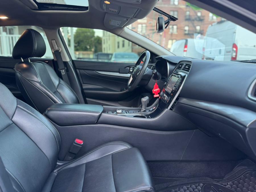 2017 Nissan Maxima SV 3.5L, available for sale in Irvington, New Jersey | RT 603 Auto Mall. Irvington, New Jersey 2017 Nissan Maxima SV 3.5L, available for sale in Irvington, New Jersey | RT 603 Auto Mall. Irvington, New Jersey