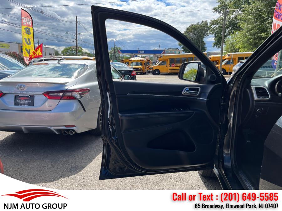 2014 Jeep Grand Cherokee 4WD 4dr Limited, available for sale in Elmwood Park, New Jersey | NJM Auto Group. Elmwood Park, New Jersey 2014 Jeep Grand Cherokee 4WD 4dr Limited, available for sale in Elmwood Park, New Jersey | NJM Auto Group. Elmwood Park, New Jersey