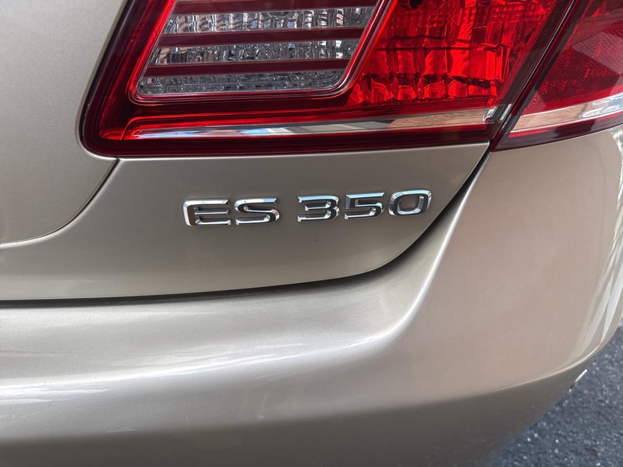 2012 Lexus ES 350 4dr Sdn, available for sale in Waterbury, Connecticut | National Auto Brokers, Inc.. Waterbury, Connecticut 2012 Lexus ES 350 4dr Sdn, available for sale in Waterbury, Connecticut | National Auto Brokers, Inc.. Waterbury, Connecticut