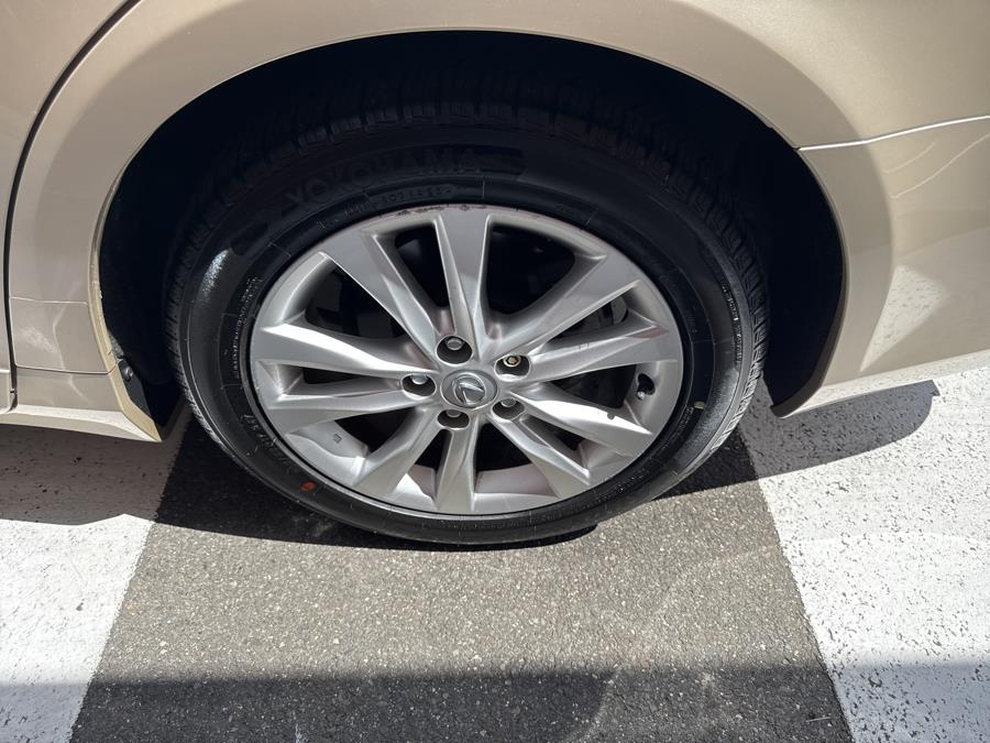 2012 Lexus ES 350 4dr Sdn, available for sale in Waterbury, Connecticut | National Auto Brokers, Inc.. Waterbury, Connecticut 2012 Lexus ES 350 4dr Sdn, available for sale in Waterbury, Connecticut | National Auto Brokers, Inc.. Waterbury, Connecticut