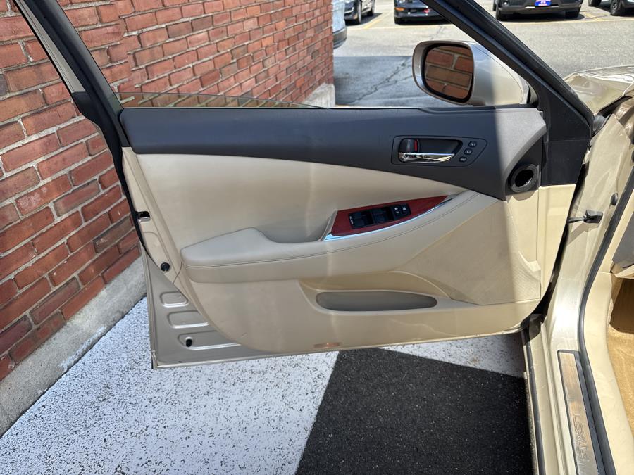 2012 Lexus ES 350 4dr Sdn, available for sale in Waterbury, Connecticut | National Auto Brokers, Inc.. Waterbury, Connecticut 2012 Lexus ES 350 4dr Sdn, available for sale in Waterbury, Connecticut | National Auto Brokers, Inc.. Waterbury, Connecticut