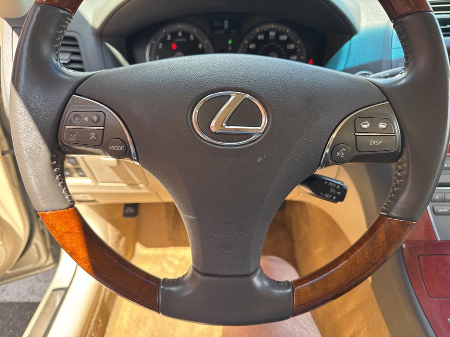 2012 Lexus ES 350 4dr Sdn, available for sale in Waterbury, Connecticut | National Auto Brokers, Inc.. Waterbury, Connecticut 2012 Lexus ES 350 4dr Sdn, available for sale in Waterbury, Connecticut | National Auto Brokers, Inc.. Waterbury, Connecticut