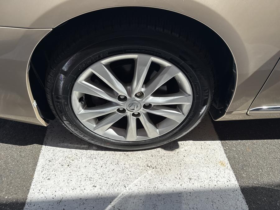 2012 Lexus ES 350 4dr Sdn, available for sale in Waterbury, Connecticut | National Auto Brokers, Inc.. Waterbury, Connecticut 2012 Lexus ES 350 4dr Sdn, available for sale in Waterbury, Connecticut | National Auto Brokers, Inc.. Waterbury, Connecticut