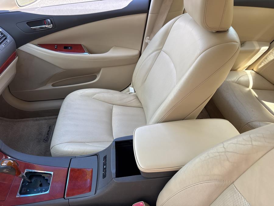 2012 Lexus ES 350 4dr Sdn, available for sale in Waterbury, Connecticut | National Auto Brokers, Inc.. Waterbury, Connecticut 2012 Lexus ES 350 4dr Sdn, available for sale in Waterbury, Connecticut | National Auto Brokers, Inc.. Waterbury, Connecticut