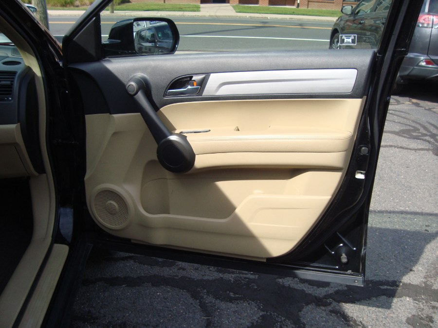 2011 Honda CR-V 4WD 5dr EX-L, available for sale in Manchester, Connecticut | Yara Motors. Manchester, Connecticut 2011 Honda CR-V 4WD 5dr EX-L, available for sale in Manchester, Connecticut | Yara Motors. Manchester, Connecticut