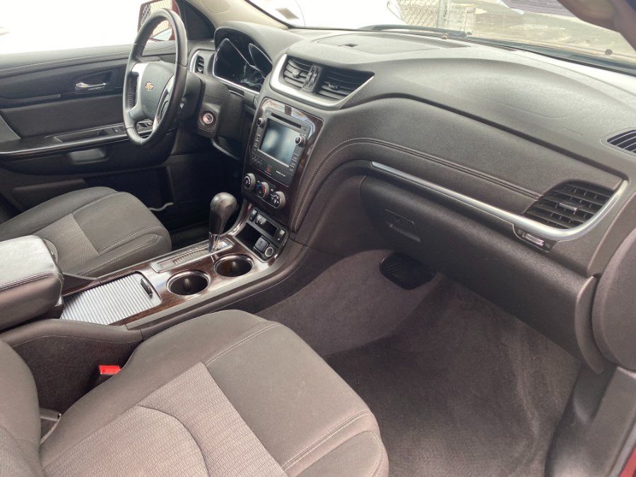 2017 Chevrolet Traverse AWD 4dr LT w/1LT, available for sale in Middle Village, New York | Middle Village Motors . Middle Village, New York 2017 Chevrolet Traverse AWD 4dr LT w/1LT, available for sale in Middle Village, New York | Middle Village Motors . Middle Village, New York