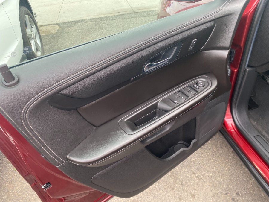 2017 Chevrolet Traverse AWD 4dr LT w/1LT, available for sale in Middle Village, New York | Middle Village Motors . Middle Village, New York 2017 Chevrolet Traverse AWD 4dr LT w/1LT, available for sale in Middle Village, New York | Middle Village Motors . Middle Village, New York
