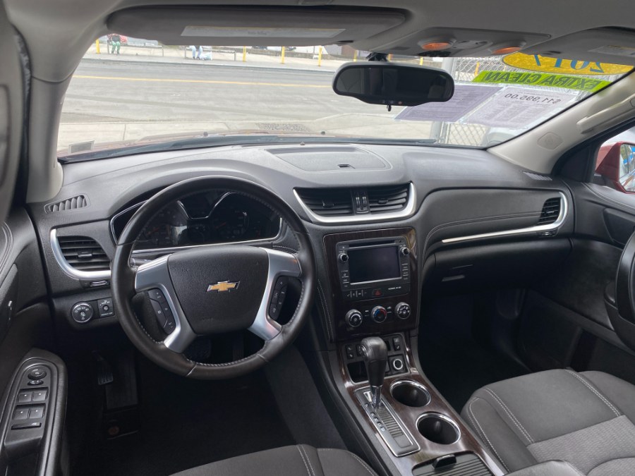 2017 Chevrolet Traverse AWD 4dr LT w/1LT, available for sale in Middle Village, New York | Middle Village Motors . Middle Village, New York 2017 Chevrolet Traverse AWD 4dr LT w/1LT, available for sale in Middle Village, New York | Middle Village Motors . Middle Village, New York