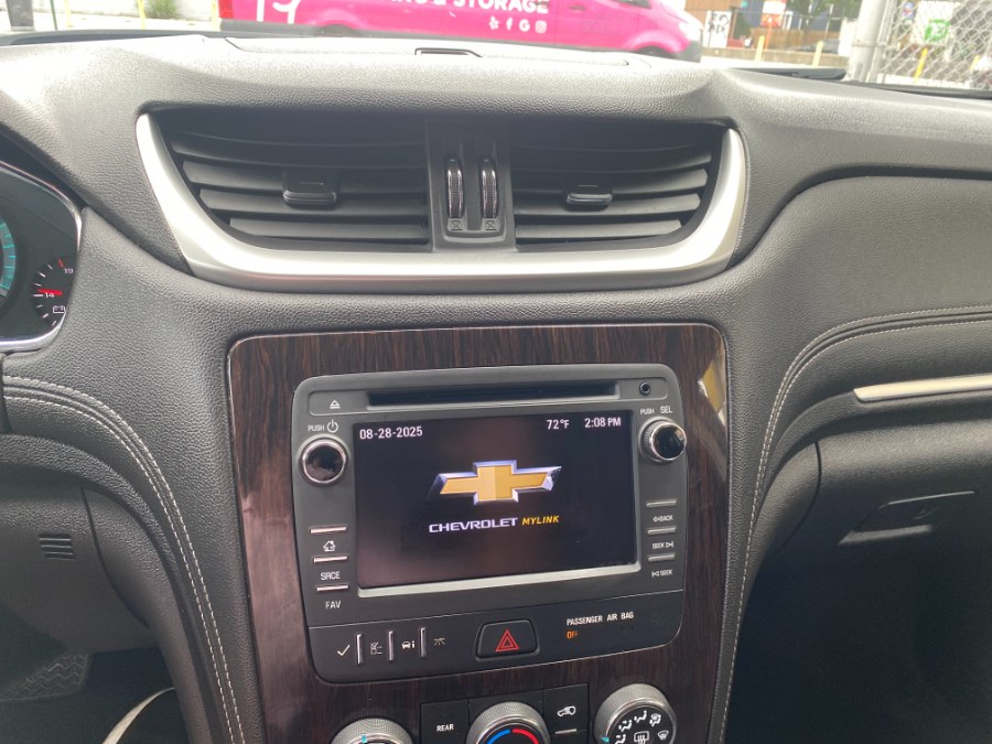 2017 Chevrolet Traverse AWD 4dr LT w/1LT, available for sale in Middle Village, New York | Middle Village Motors . Middle Village, New York 2017 Chevrolet Traverse AWD 4dr LT w/1LT, available for sale in Middle Village, New York | Middle Village Motors . Middle Village, New York