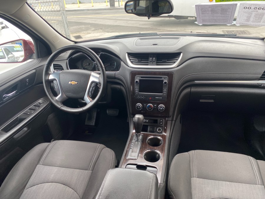 2017 Chevrolet Traverse AWD 4dr LT w/1LT, available for sale in Middle Village, New York | Middle Village Motors . Middle Village, New York 2017 Chevrolet Traverse AWD 4dr LT w/1LT, available for sale in Middle Village, New York | Middle Village Motors . Middle Village, New York