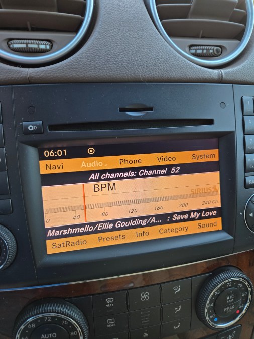 2012 Mercedes-Benz GL-Class 4MATIC 4dr GL 350 BlueTEC, available for sale in Bristol, Connecticut | Dealmax Motors LLC. Bristol, Connecticut 2012 Mercedes-Benz GL-Class 4MATIC 4dr GL 350 BlueTEC, available for sale in Bristol, Connecticut | Dealmax Motors LLC. Bristol, Connecticut