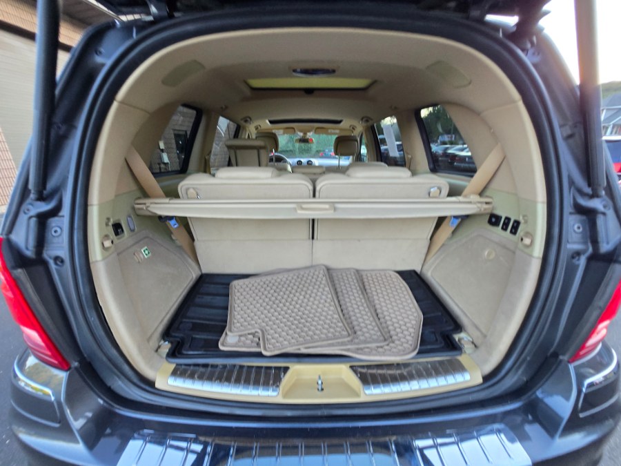 2012 Mercedes-Benz GL-Class 4MATIC 4dr GL 350 BlueTEC, available for sale in Bristol, Connecticut | Dealmax Motors LLC. Bristol, Connecticut 2012 Mercedes-Benz GL-Class 4MATIC 4dr GL 350 BlueTEC, available for sale in Bristol, Connecticut | Dealmax Motors LLC. Bristol, Connecticut