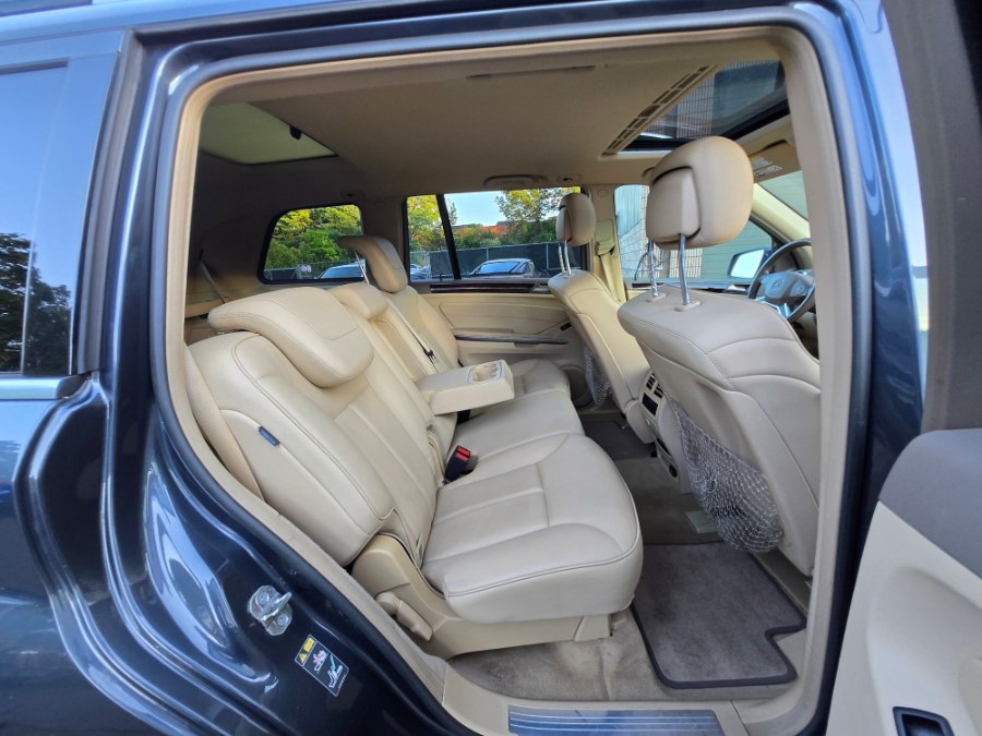 2012 Mercedes-Benz GL-Class 4MATIC 4dr GL 350 BlueTEC, available for sale in Bristol, Connecticut | Dealmax Motors LLC. Bristol, Connecticut 2012 Mercedes-Benz GL-Class 4MATIC 4dr GL 350 BlueTEC, available for sale in Bristol, Connecticut | Dealmax Motors LLC. Bristol, Connecticut