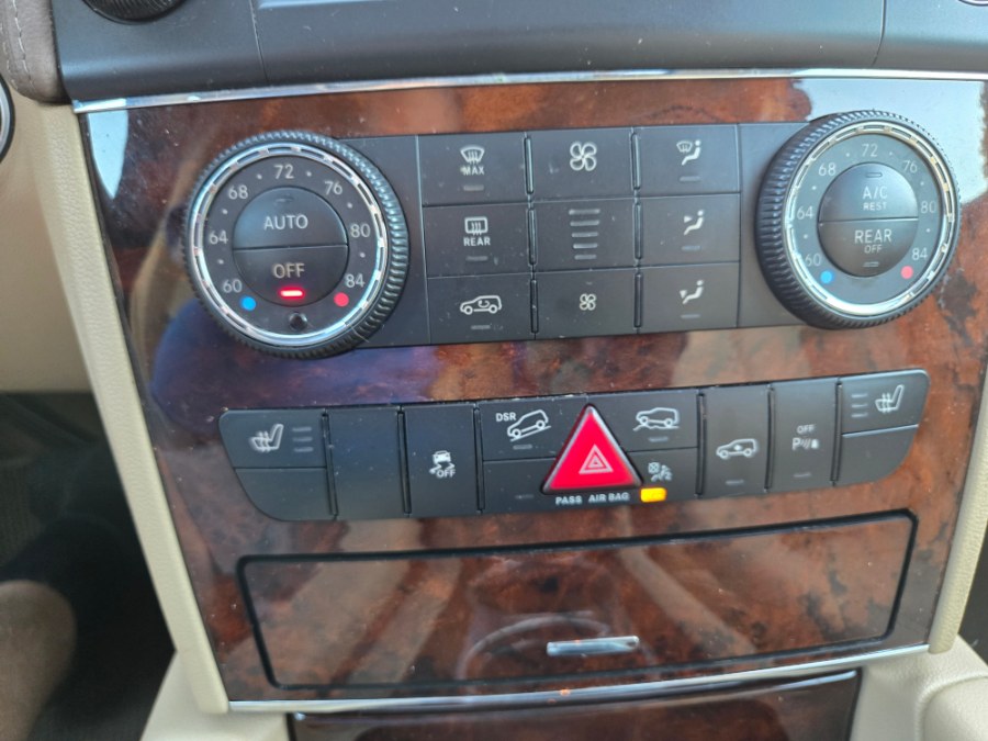 2012 Mercedes-Benz GL-Class 4MATIC 4dr GL 350 BlueTEC, available for sale in Bristol, Connecticut | Dealmax Motors LLC. Bristol, Connecticut 2012 Mercedes-Benz GL-Class 4MATIC 4dr GL 350 BlueTEC, available for sale in Bristol, Connecticut | Dealmax Motors LLC. Bristol, Connecticut