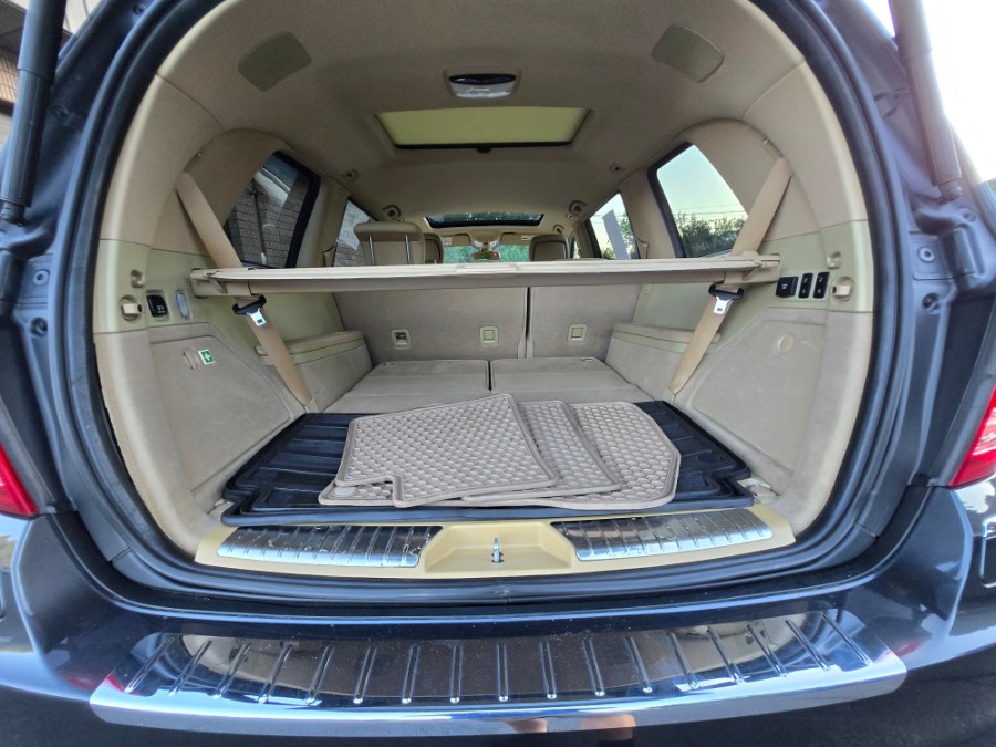 2012 Mercedes-Benz GL-Class 4MATIC 4dr GL 350 BlueTEC, available for sale in Bristol, Connecticut | Dealmax Motors LLC. Bristol, Connecticut 2012 Mercedes-Benz GL-Class 4MATIC 4dr GL 350 BlueTEC, available for sale in Bristol, Connecticut | Dealmax Motors LLC. Bristol, Connecticut