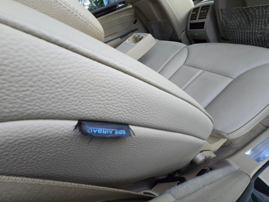 2012 Mercedes-Benz GL-Class 4MATIC 4dr GL 350 BlueTEC, available for sale in Bristol, Connecticut | Dealmax Motors LLC. Bristol, Connecticut 2012 Mercedes-Benz GL-Class 4MATIC 4dr GL 350 BlueTEC, available for sale in Bristol, Connecticut | Dealmax Motors LLC. Bristol, Connecticut