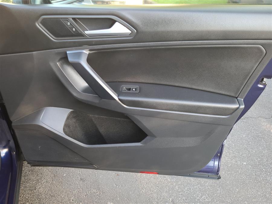 2021 Volkswagen Tiguan SE photo 28