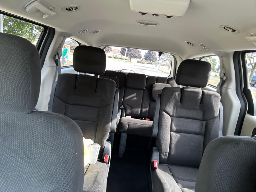 2015 Dodge Grand Caravan 4dr Wgn American Value Pkg, available for sale in Copiague, New York | Great Deal Motors. Copiague, New York 2015 Dodge Grand Caravan 4dr Wgn American Value Pkg, available for sale in Copiague, New York | Great Deal Motors. Copiague, New York