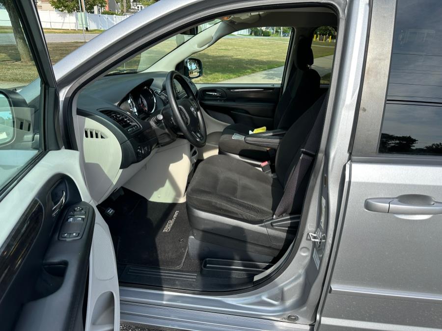 2015 Dodge Grand Caravan 4dr Wgn American Value Pkg, available for sale in Copiague, New York | Great Deal Motors. Copiague, New York 2015 Dodge Grand Caravan 4dr Wgn American Value Pkg, available for sale in Copiague, New York | Great Deal Motors. Copiague, New York
