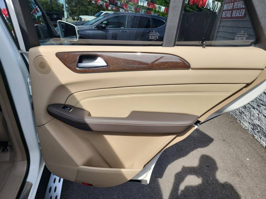 2015 Mercedes-Benz M-Class 4MATIC 4dr ML350, available for sale in Islip, New York | L.I. Auto Gallery. Islip, New York 2015 Mercedes-Benz M-Class 4MATIC 4dr ML350, available for sale in Islip, New York | L.I. Auto Gallery. Islip, New York