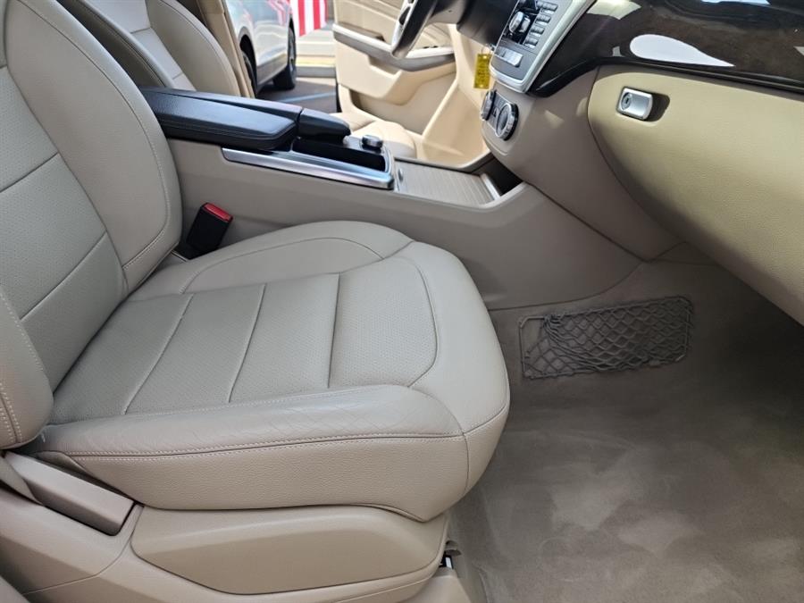2015 Mercedes-Benz M-Class 4MATIC 4dr ML350, available for sale in Islip, New York | L.I. Auto Gallery. Islip, New York 2015 Mercedes-Benz M-Class 4MATIC 4dr ML350, available for sale in Islip, New York | L.I. Auto Gallery. Islip, New York