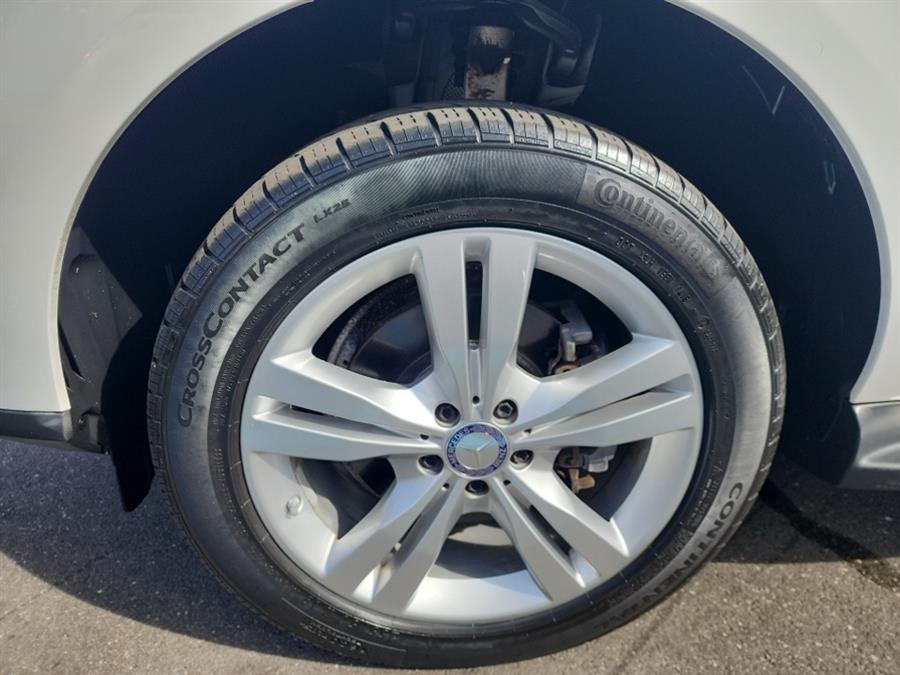 2015 Mercedes-Benz M-Class 4MATIC 4dr ML350, available for sale in Islip, New York | L.I. Auto Gallery. Islip, New York 2015 Mercedes-Benz M-Class 4MATIC 4dr ML350, available for sale in Islip, New York | L.I. Auto Gallery. Islip, New York