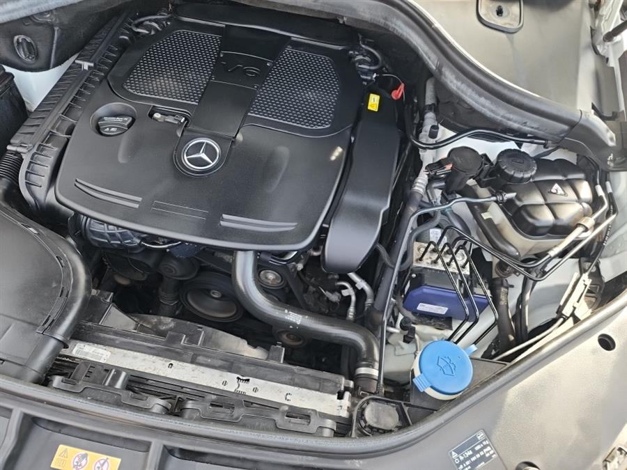 2015 Mercedes-Benz M-Class 4MATIC 4dr ML350, available for sale in Islip, New York | L.I. Auto Gallery. Islip, New York 2015 Mercedes-Benz M-Class 4MATIC 4dr ML350, available for sale in Islip, New York | L.I. Auto Gallery. Islip, New York