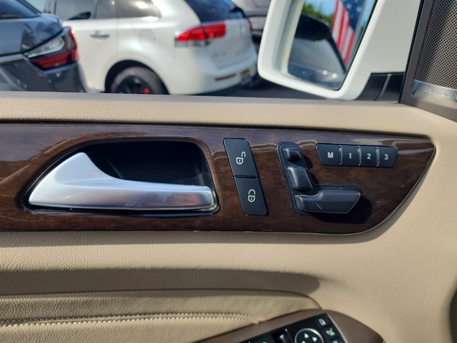 2015 Mercedes-Benz M-Class 4MATIC 4dr ML350, available for sale in Islip, New York | L.I. Auto Gallery. Islip, New York 2015 Mercedes-Benz M-Class 4MATIC 4dr ML350, available for sale in Islip, New York | L.I. Auto Gallery. Islip, New York