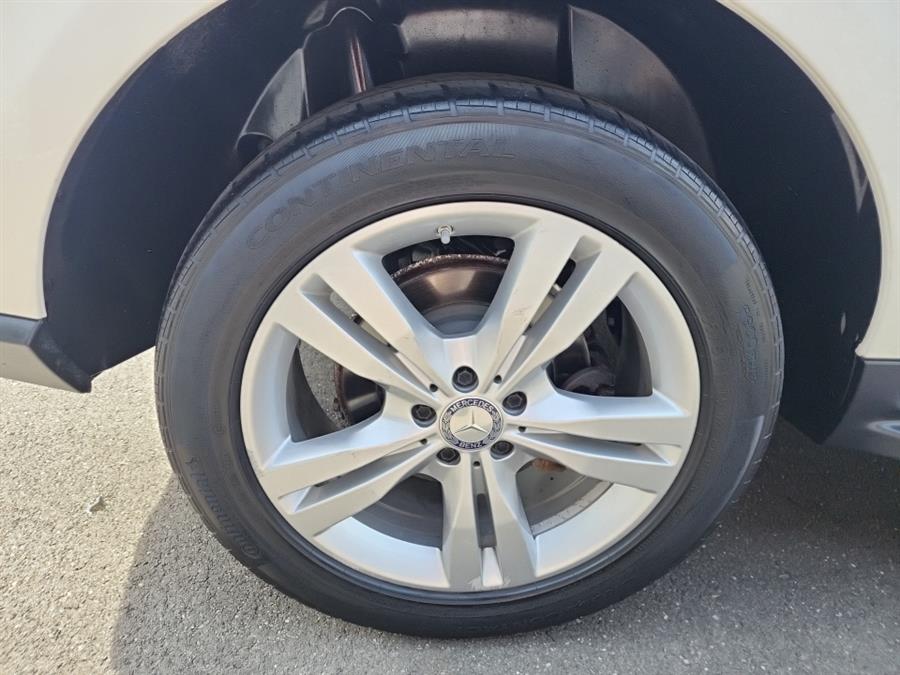 2015 Mercedes-Benz M-Class 4MATIC 4dr ML350, available for sale in Islip, New York | L.I. Auto Gallery. Islip, New York 2015 Mercedes-Benz M-Class 4MATIC 4dr ML350, available for sale in Islip, New York | L.I. Auto Gallery. Islip, New York