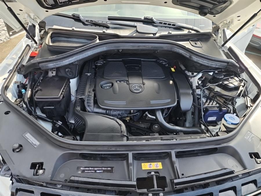 2015 Mercedes-Benz M-Class 4MATIC 4dr ML350, available for sale in Islip, New York | L.I. Auto Gallery. Islip, New York 2015 Mercedes-Benz M-Class 4MATIC 4dr ML350, available for sale in Islip, New York | L.I. Auto Gallery. Islip, New York