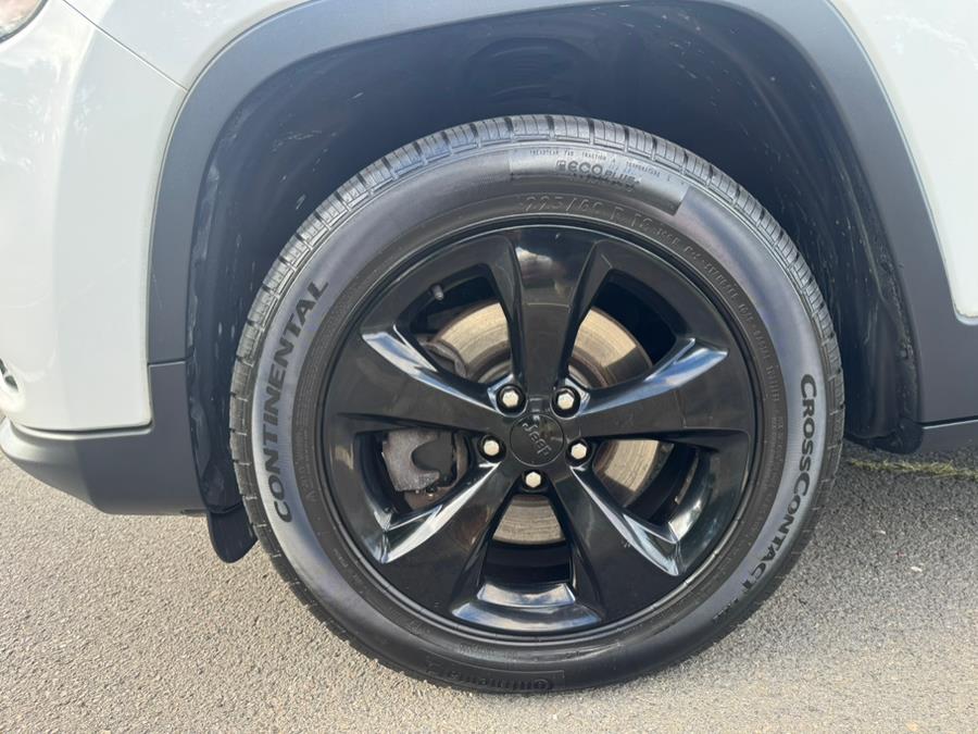 2019 Jeep Cherokee Latitude Plus 4x4, available for sale in New Britain, Connecticut | Supreme Automotive. New Britain, Connecticut 2019 Jeep Cherokee Latitude Plus 4x4, available for sale in New Britain, Connecticut | Supreme Automotive. New Britain, Connecticut