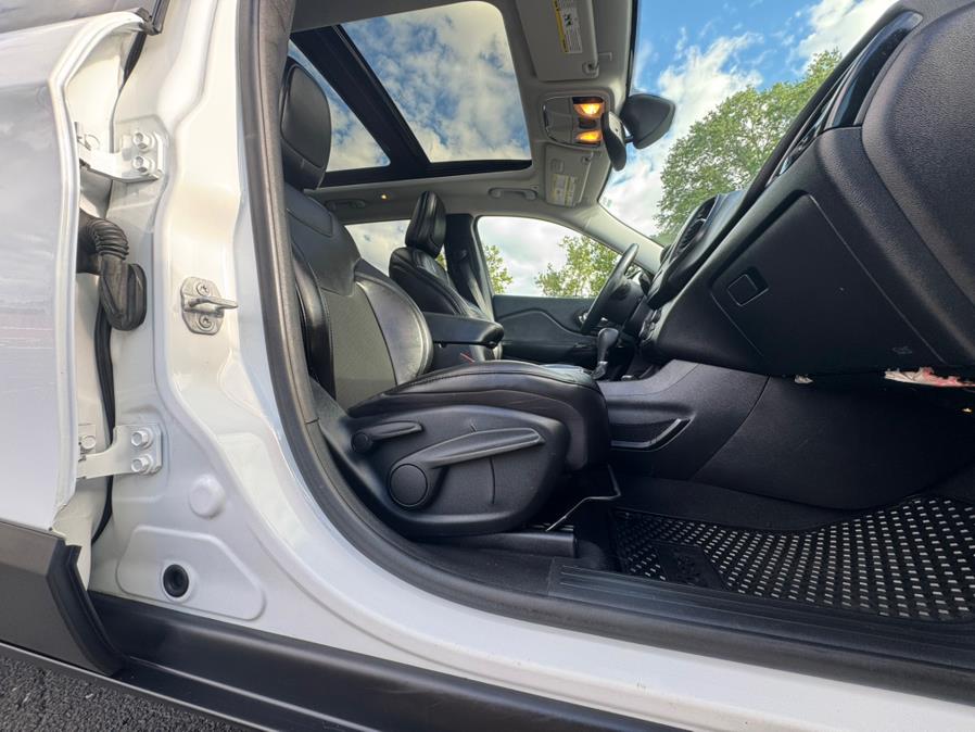 2019 Jeep Cherokee Latitude Plus 4x4, available for sale in New Britain, Connecticut | Supreme Automotive. New Britain, Connecticut 2019 Jeep Cherokee Latitude Plus 4x4, available for sale in New Britain, Connecticut | Supreme Automotive. New Britain, Connecticut