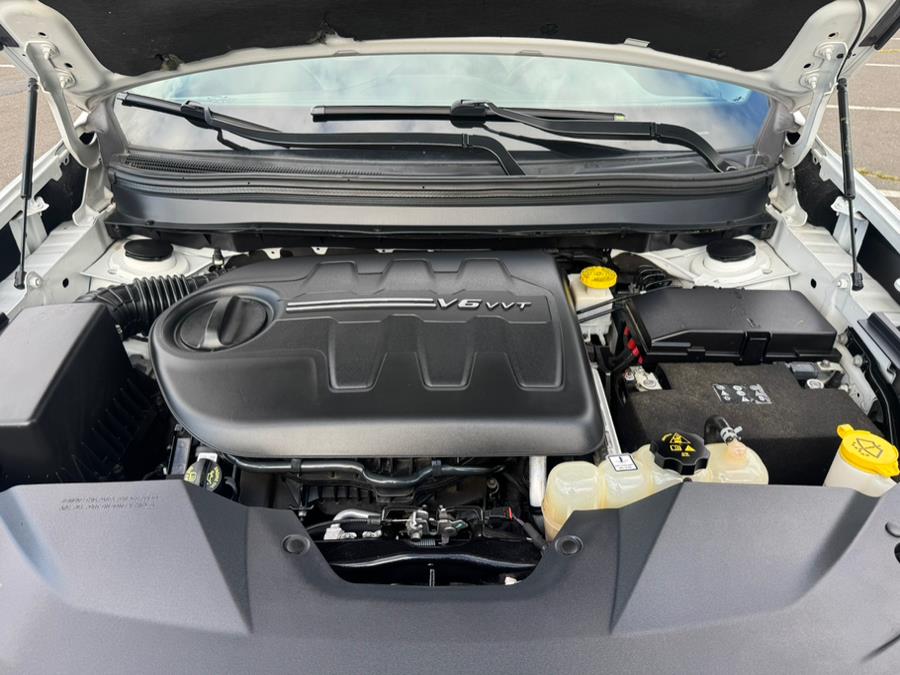 2019 Jeep Cherokee Latitude Plus 4x4, available for sale in New Britain, Connecticut | Supreme Automotive. New Britain, Connecticut 2019 Jeep Cherokee Latitude Plus 4x4, available for sale in New Britain, Connecticut | Supreme Automotive. New Britain, Connecticut