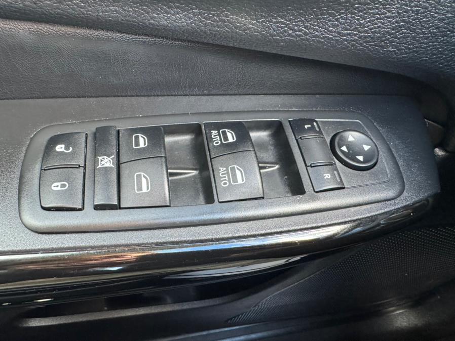 2019 Jeep Cherokee Latitude Plus 4x4, available for sale in New Britain, Connecticut | Supreme Automotive. New Britain, Connecticut 2019 Jeep Cherokee Latitude Plus 4x4, available for sale in New Britain, Connecticut | Supreme Automotive. New Britain, Connecticut