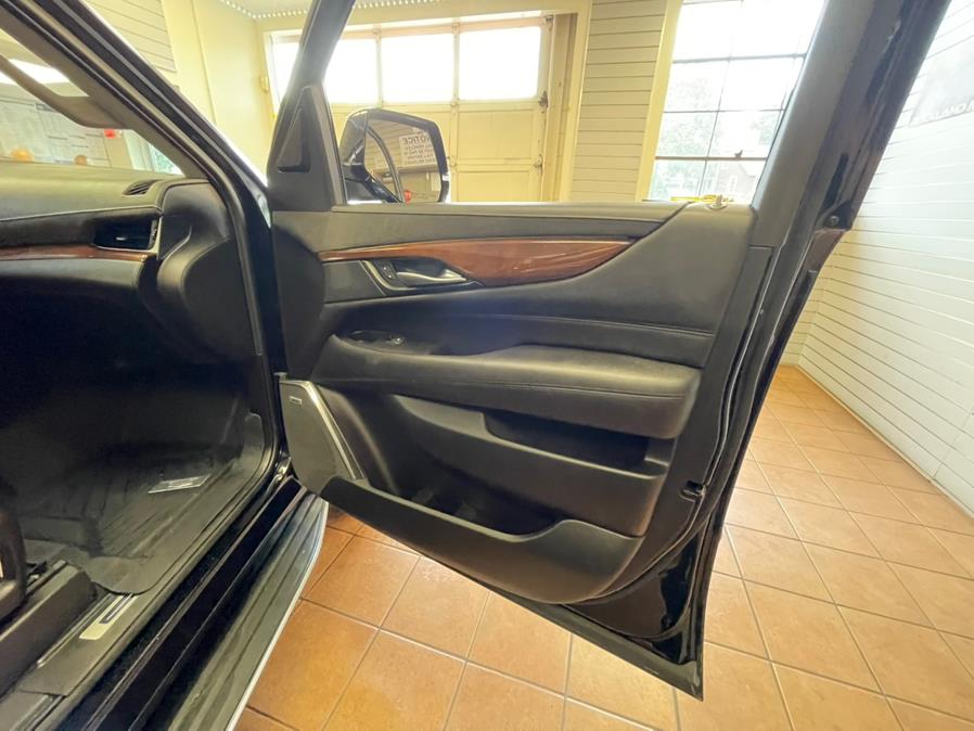 2018 Cadillac Escalade 4WD 4dr Luxury, available for sale in Suffern, New York | Rockland Motor Sport. Suffern, New York 2018 Cadillac Escalade 4WD 4dr Luxury, available for sale in Suffern, New York | Rockland Motor Sport. Suffern, New York