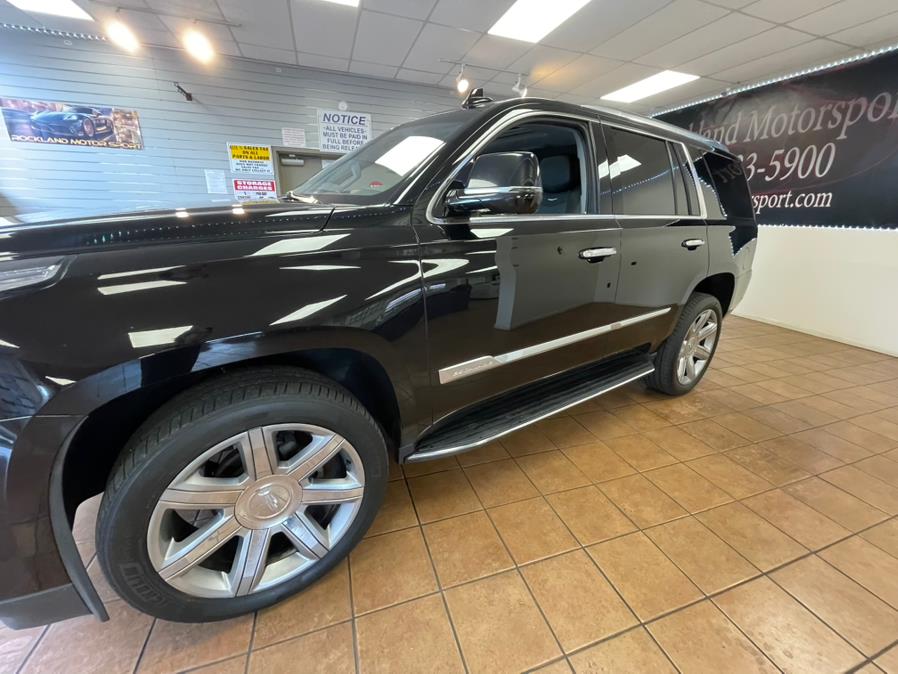 2018 Cadillac Escalade Luxury photo 4