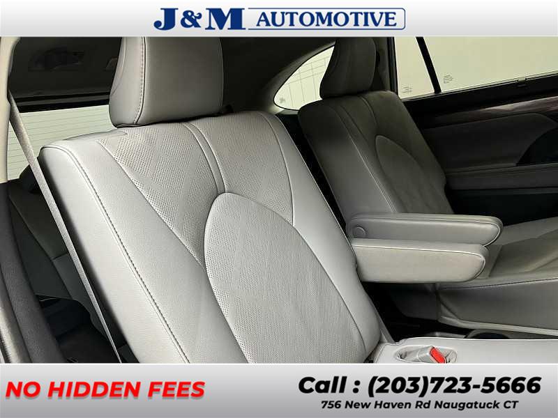 2021 Toyota Highlander Platinum, available for sale in Naugatuck, Connecticut | J&M Automotive Sls&Svc LLC. Naugatuck, Connecticut 2021 Toyota Highlander Platinum, available for sale in Naugatuck, Connecticut | J&M Automotive Sls&Svc LLC. Naugatuck, Connecticut