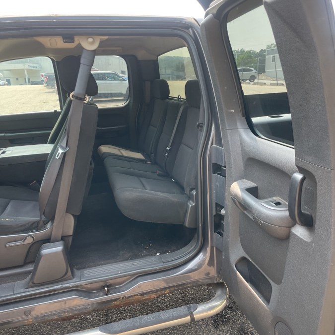 2010 Chevrolet Silverado 1500 4WD Ext Cab 143.5" LT, available for sale in Naugatuck, Connecticut | Riverside Motorcars, LLC. Naugatuck, Connecticut 2010 Chevrolet Silverado 1500 4WD Ext Cab 143.5" LT, available for sale in Naugatuck, Connecticut | Riverside Motorcars, LLC. Naugatuck, Connecticut