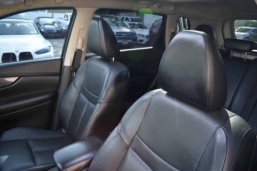 2014 Nissan Rogue SL, available for sale in Hempstead, New York | Certified Automotive Group. Hempstead, New York 2014 Nissan Rogue SL, available for sale in Hempstead, New York | Certified Automotive Group. Hempstead, New York