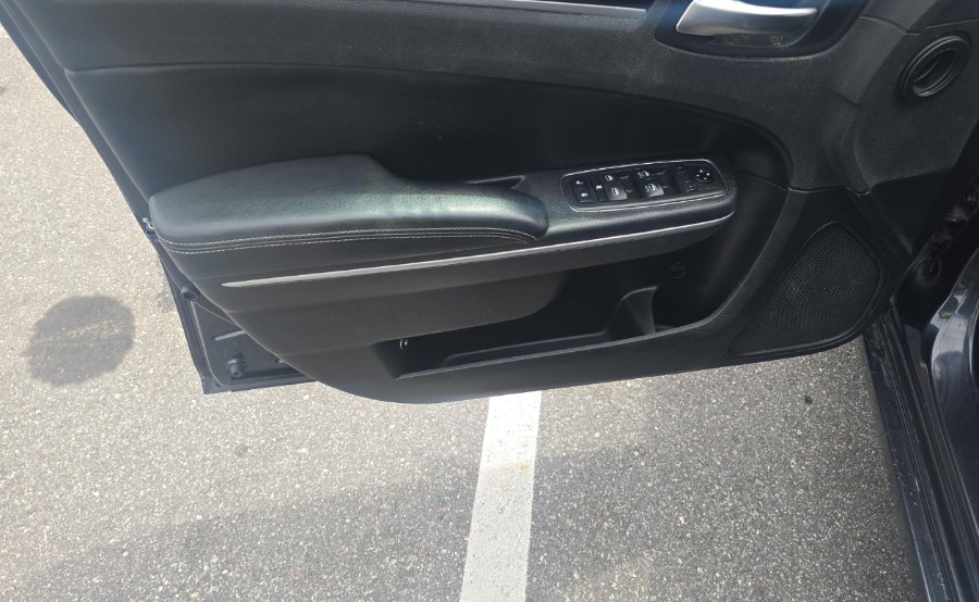 2019 Chrysler 300 300S RWD, available for sale in Fort Myers, Florida | Carlux Fort Myers. Fort Myers, Florida 2019 Chrysler 300 300S RWD, available for sale in Fort Myers, Florida | Carlux Fort Myers. Fort Myers, Florida