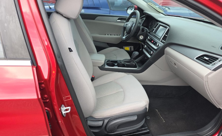 2018 Hyundai Sonata SE 2.4L SULEV, available for sale in Fort Myers, Florida | Carlux Fort Myers. Fort Myers, Florida 2018 Hyundai Sonata SE 2.4L SULEV, available for sale in Fort Myers, Florida | Carlux Fort Myers. Fort Myers, Florida