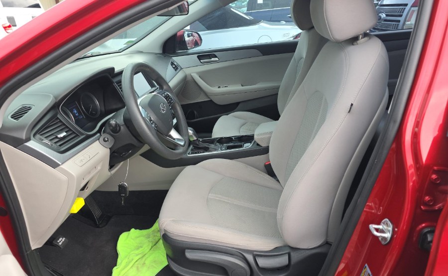 2018 Hyundai Sonata SE 2.4L SULEV, available for sale in Fort Myers, Florida | Carlux Fort Myers. Fort Myers, Florida 2018 Hyundai Sonata SE 2.4L SULEV, available for sale in Fort Myers, Florida | Carlux Fort Myers. Fort Myers, Florida