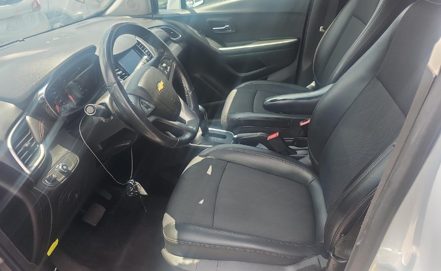 2022 Chevrolet Trax FWD 4dr LT, available for sale in Fort Myers, Florida | Carlux Fort Myers. Fort Myers, Florida 2022 Chevrolet Trax FWD 4dr LT, available for sale in Fort Myers, Florida | Carlux Fort Myers. Fort Myers, Florida