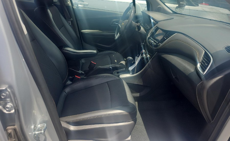 2022 Chevrolet Trax FWD 4dr LT, available for sale in Fort Myers, Florida | Carlux Fort Myers. Fort Myers, Florida 2022 Chevrolet Trax FWD 4dr LT, available for sale in Fort Myers, Florida | Carlux Fort Myers. Fort Myers, Florida