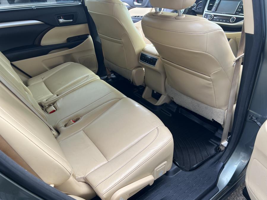 2015 Toyota Highlander AWD 4dr V6 XLE (Natl), available for sale in Milford, Connecticut | Korhan LLC DBA Superior Motors. Milford, Connecticut 2015 Toyota Highlander AWD 4dr V6 XLE (Natl), available for sale in Milford, Connecticut | Korhan LLC DBA Superior Motors. Milford, Connecticut