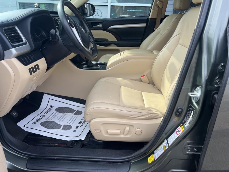 2015 Toyota Highlander AWD 4dr V6 XLE (Natl), available for sale in Milford, Connecticut | Korhan LLC DBA Superior Motors. Milford, Connecticut 2015 Toyota Highlander AWD 4dr V6 XLE (Natl), available for sale in Milford, Connecticut | Korhan LLC DBA Superior Motors. Milford, Connecticut