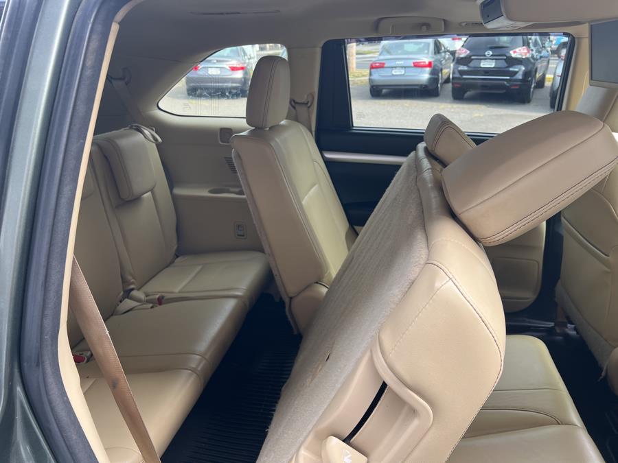 2015 Toyota Highlander AWD 4dr V6 XLE (Natl), available for sale in Milford, Connecticut | Korhan LLC DBA Superior Motors. Milford, Connecticut 2015 Toyota Highlander AWD 4dr V6 XLE (Natl), available for sale in Milford, Connecticut | Korhan LLC DBA Superior Motors. Milford, Connecticut